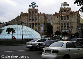 Maidan Nezalezhnosti, the dome of the very modern underground commercial centre.